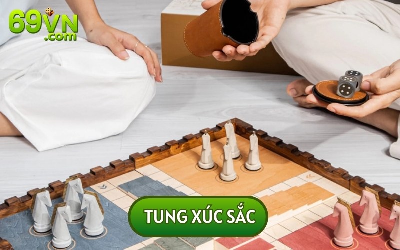 Bắt đầu CHƠI CỜ CÁ NGỰA bằng cách người chơi sẽ tiến hành tung xúc xắc